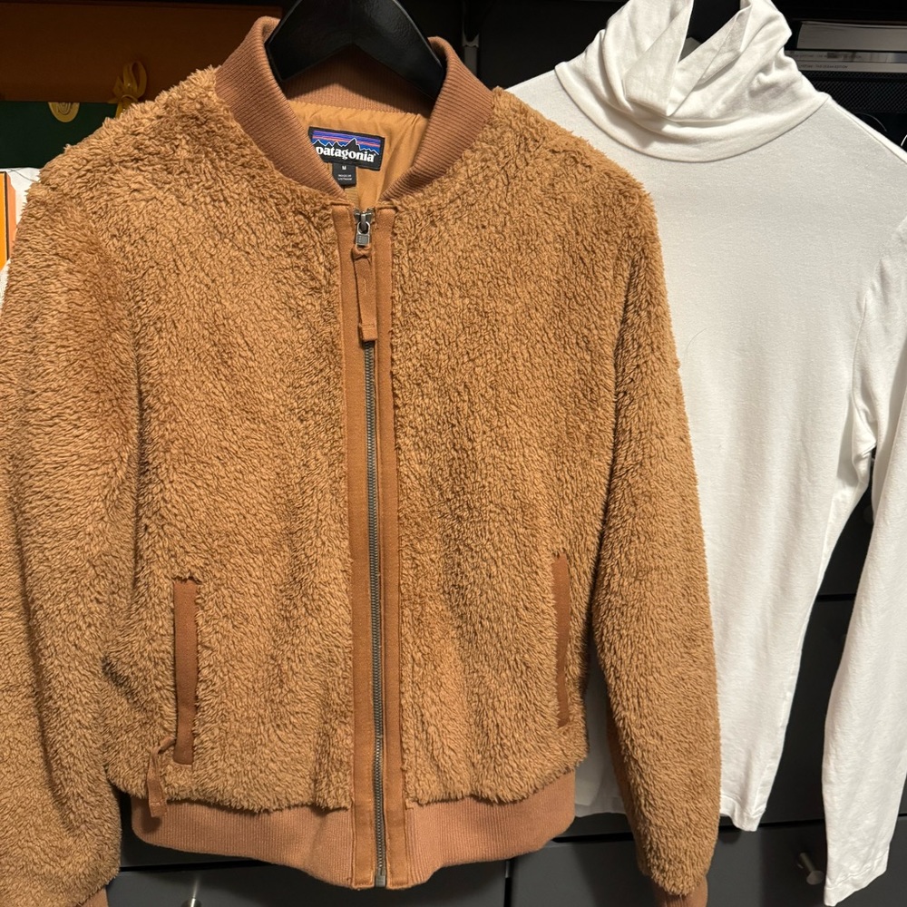 Patagonia Los Gatos Bomber Jacket- Great spring staple. Out of stock